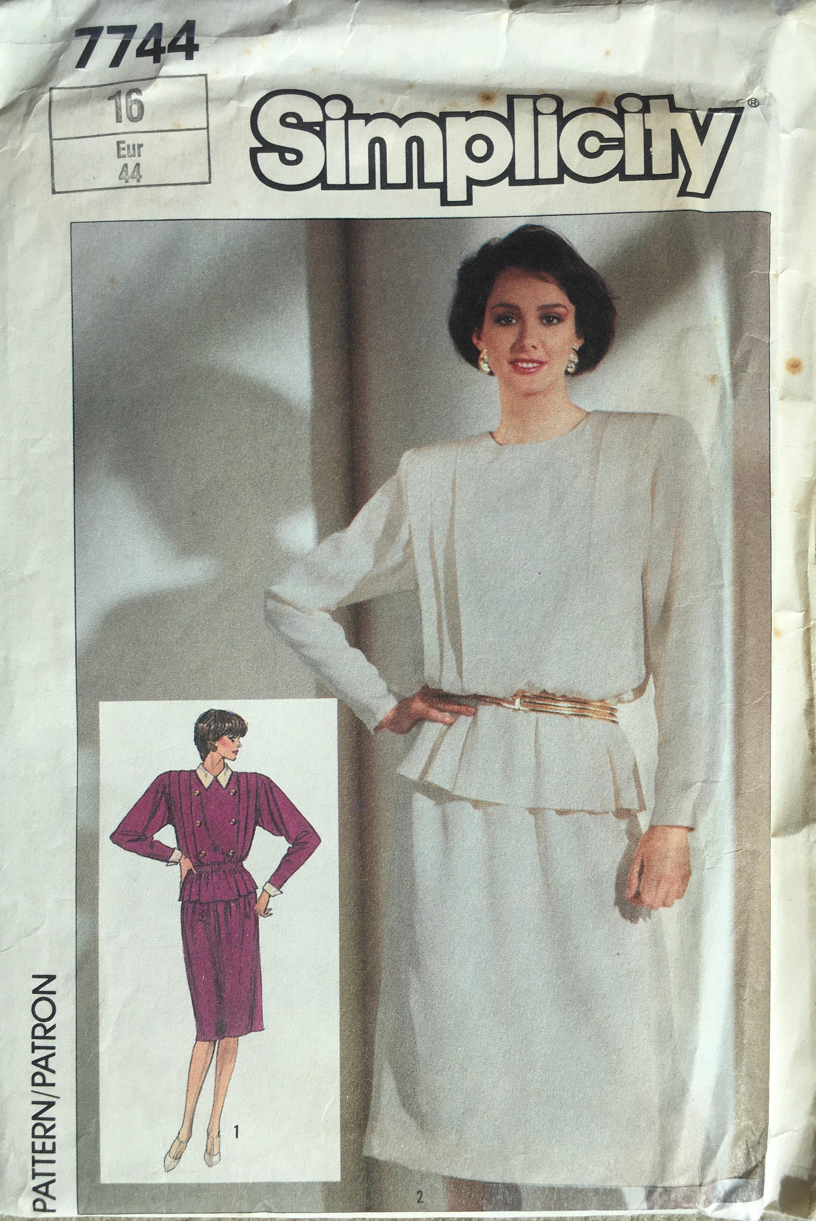 Simplicity 7744 Sewing Pattern (Vintage) UNCUT