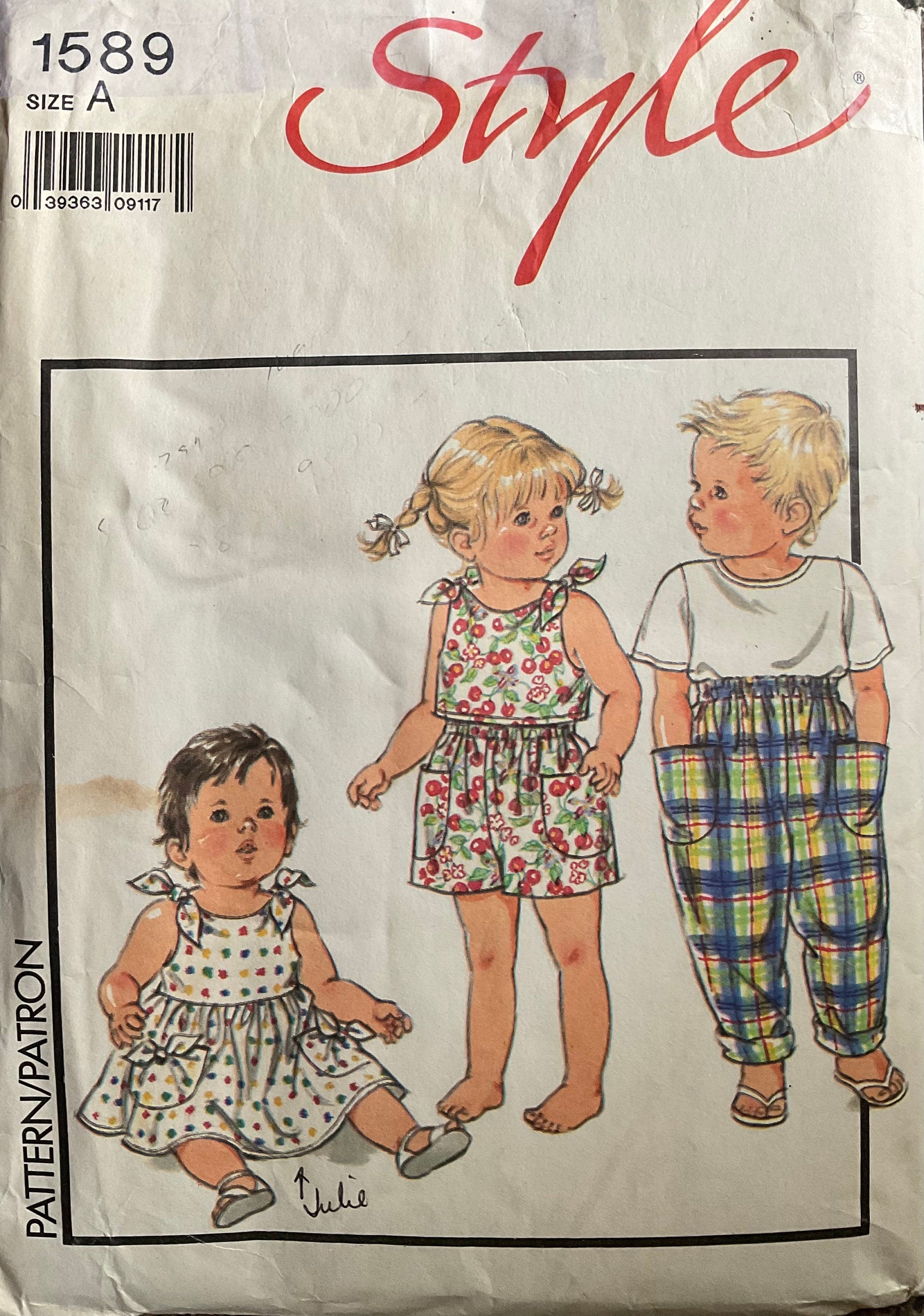 Style 1589 Sewing Pattern (Vintage) CUT