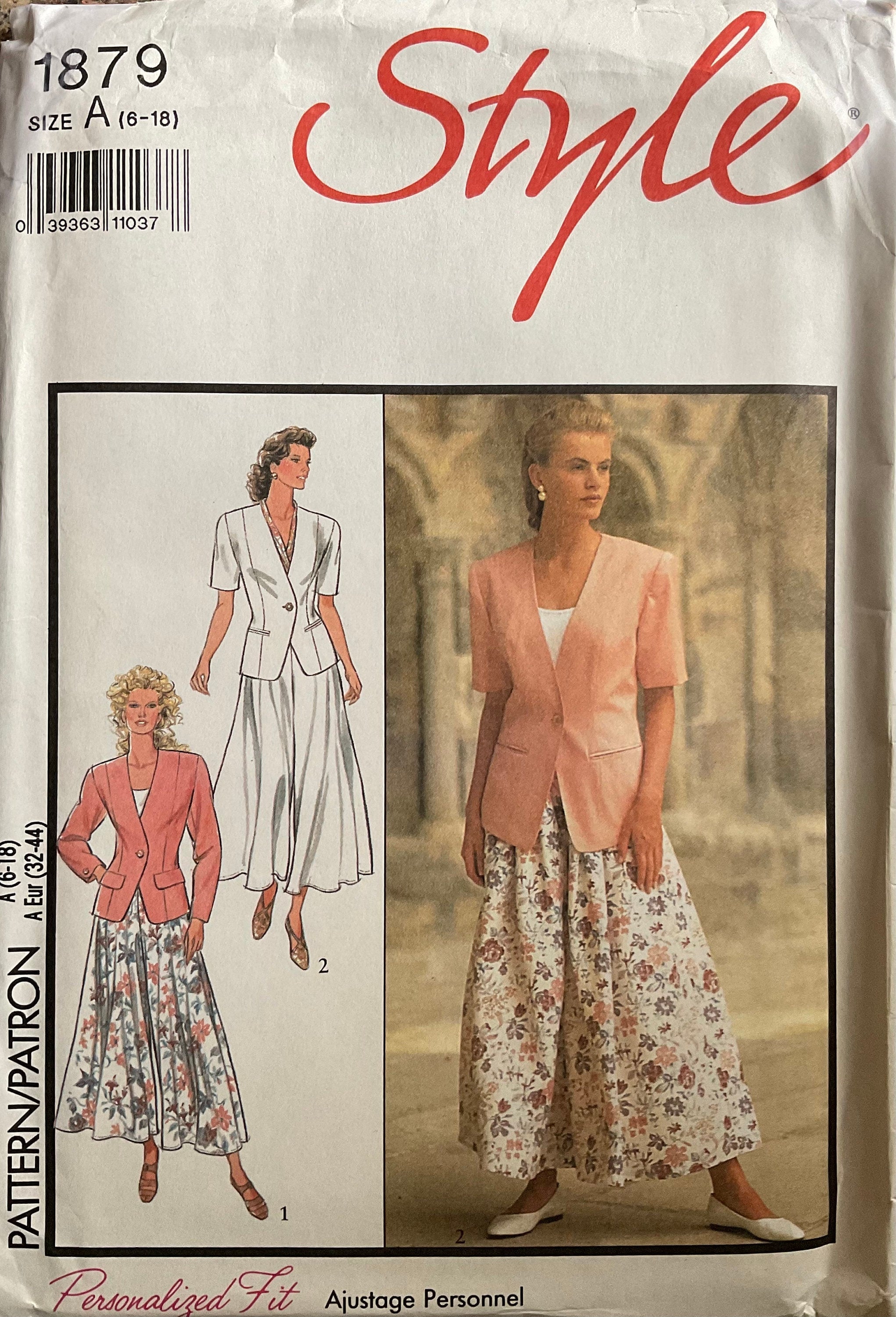 Style 1879 Sewing Pattern (Vintage) UNCUT