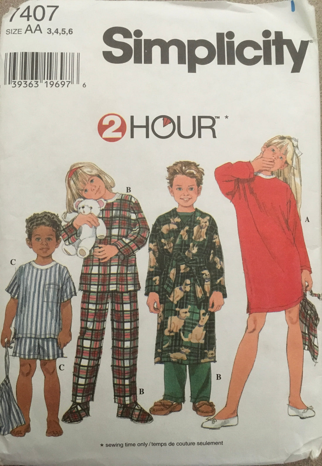 Simplicity 7407 Sewing Pattern (Vintage) UNCUT/CUT