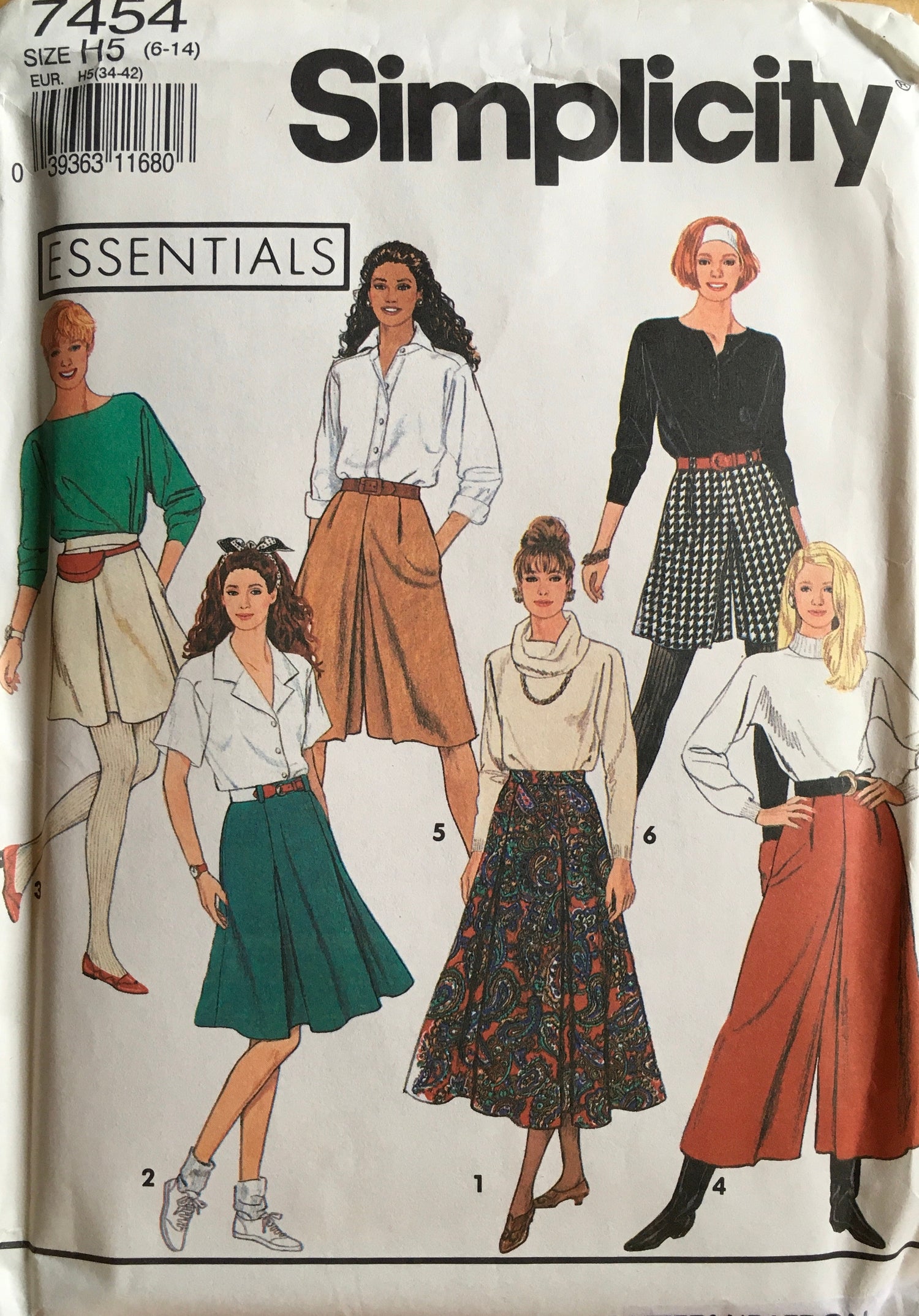 Simplicity 7454 Sewing Pattern (Vintage) UNCUT