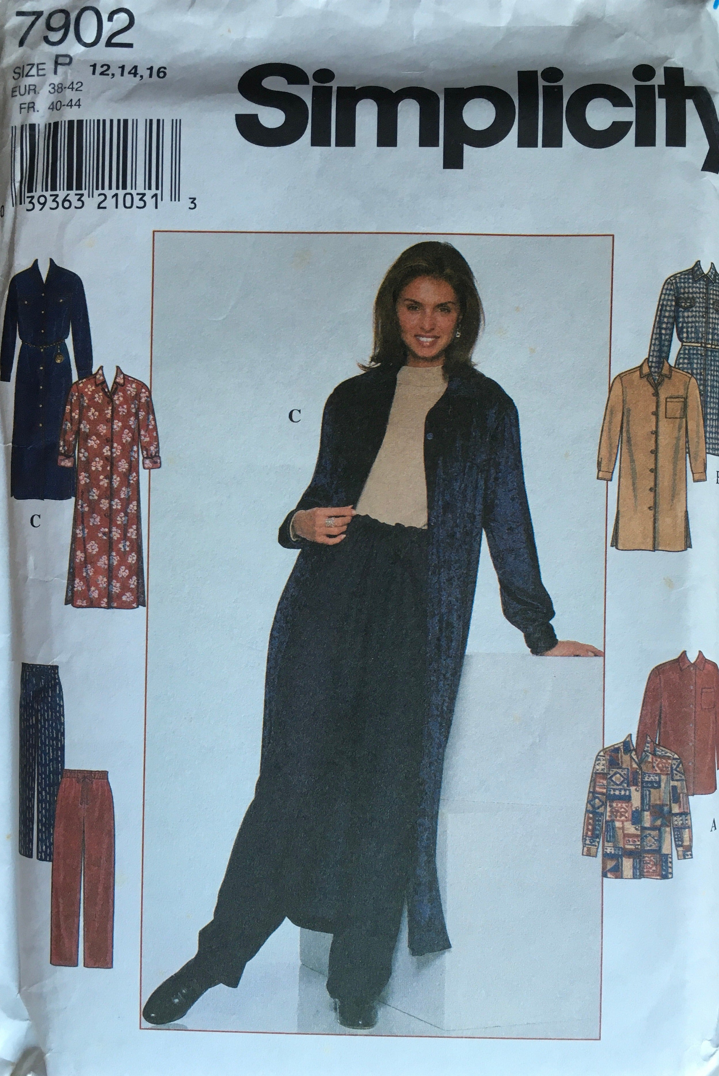 Simplicity 7902 Sewing Pattern (Vintage) UNCUT