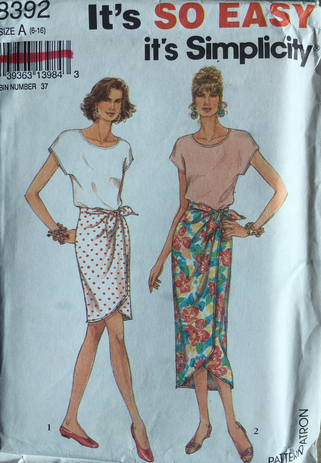 Simplicity 8392 Sewing Pattern (Vintage) UNCUT/CUT