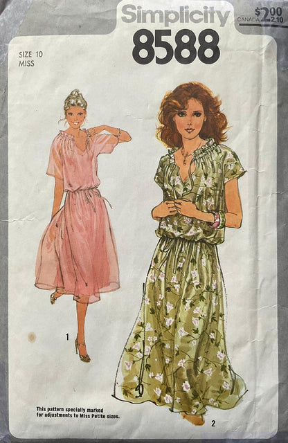 Simplicity 8588 Sewing Pattern (Vintage) CUT