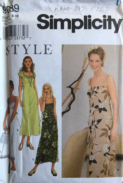 Simplicity 9089 Sewing Pattern (Vintage) UNCUT