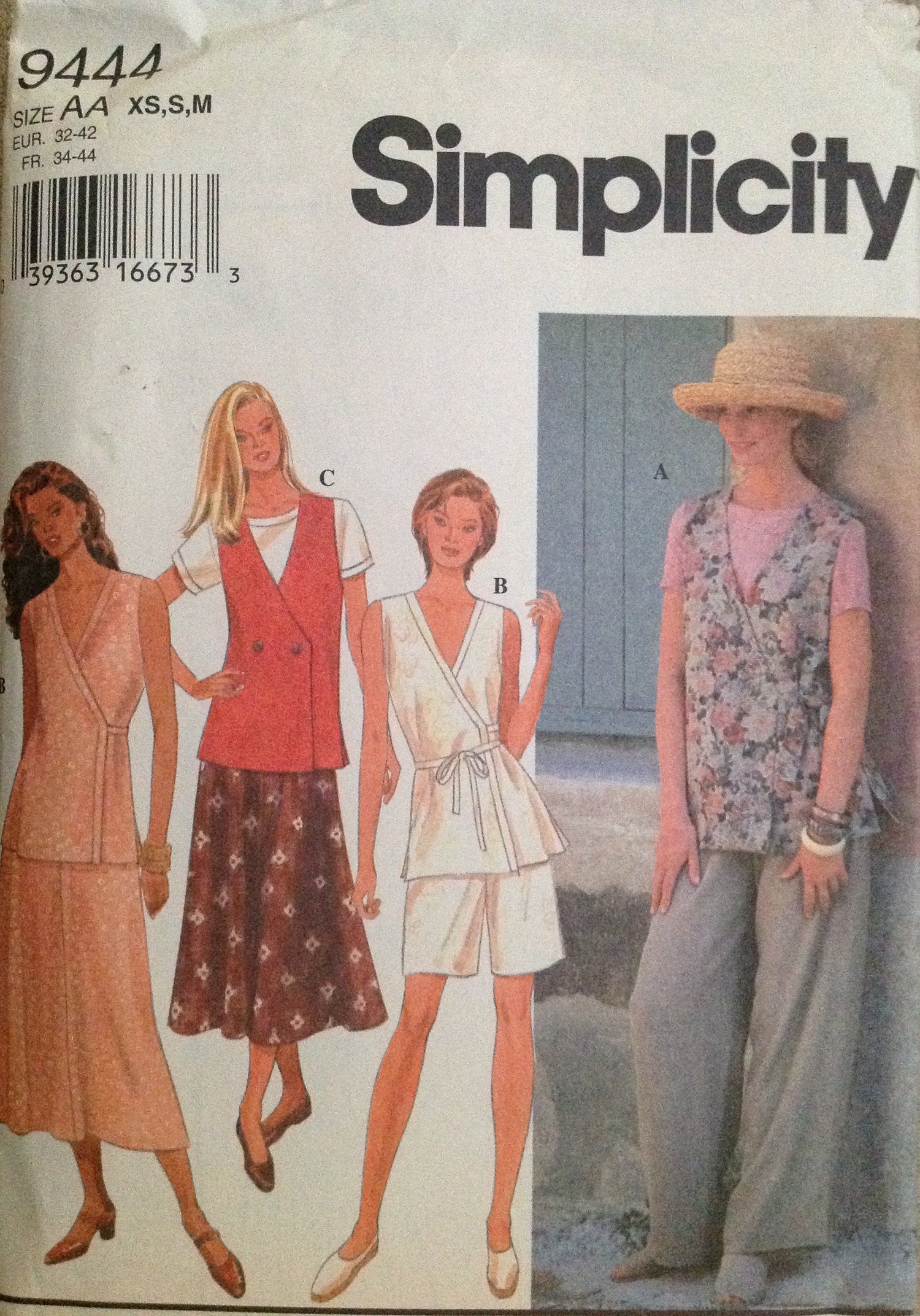 Simplicity 9444 Sewing Pattern (Vintage) UNCUT