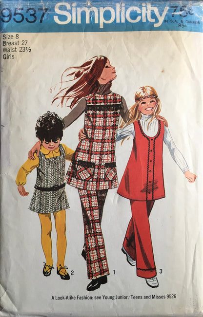Simplicity 9537 Sewing Pattern (Vintage) CUT