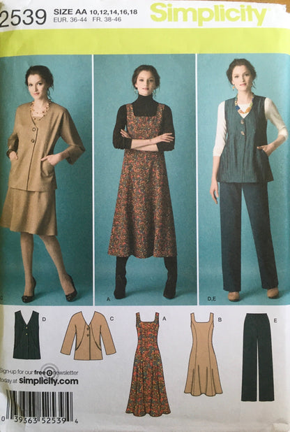 Simplicity 2539 Sewing Pattern UNCUT