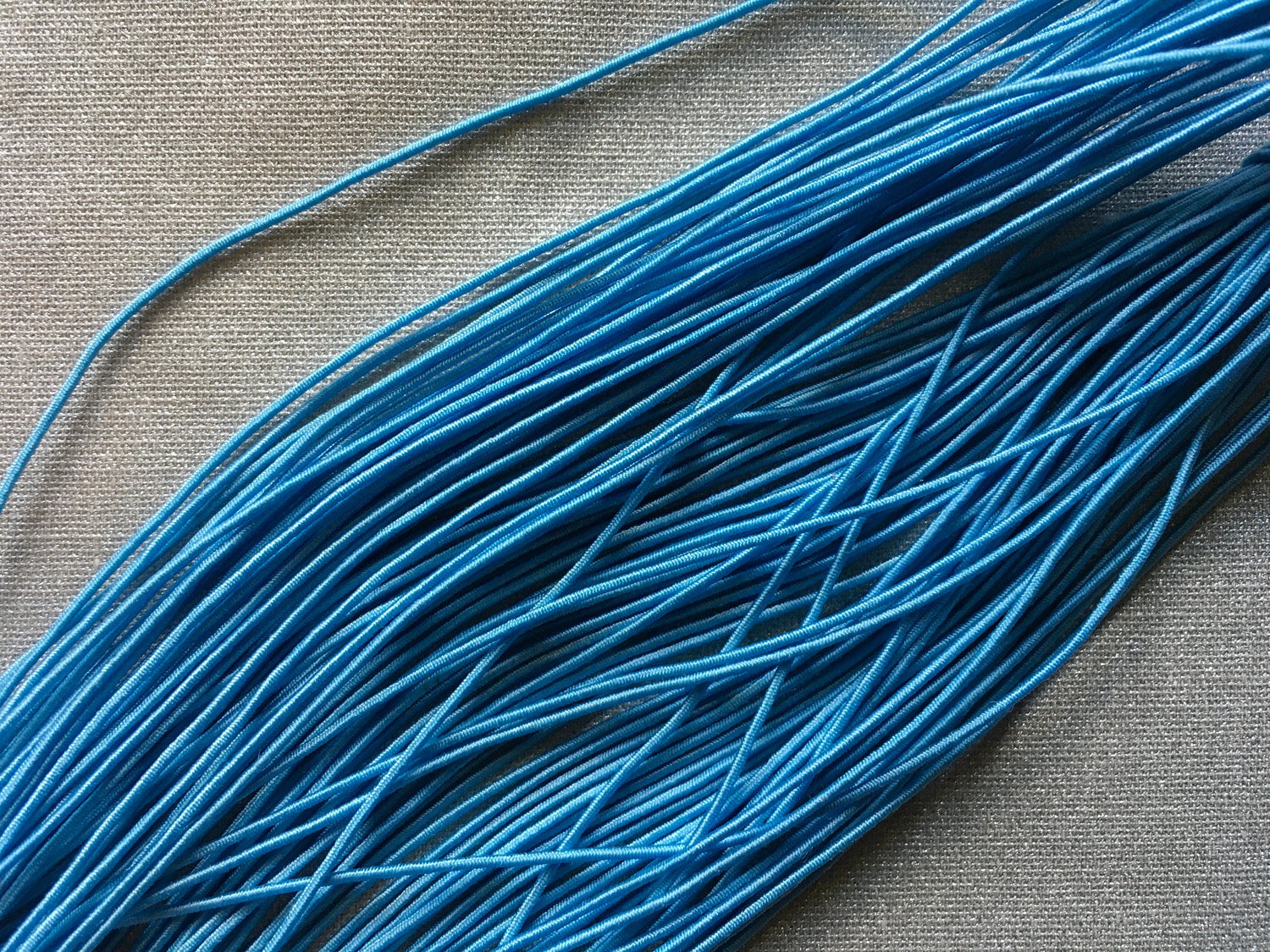 0.8-1mm Nylon Coated Round Elastic Stretch String/Cord (Sky Blue)