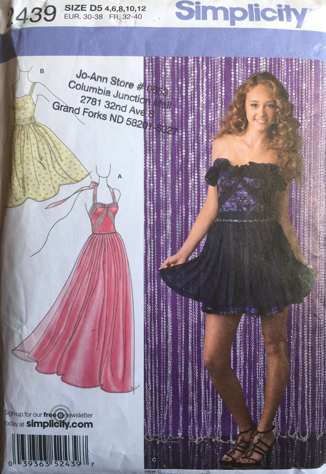 Simplicity 2439 Sewing Pattern CUT