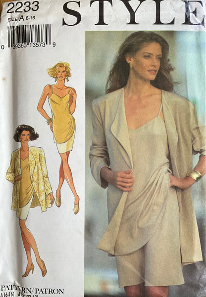 Style 2233 Sewing Pattern (Vintage) UNCUT